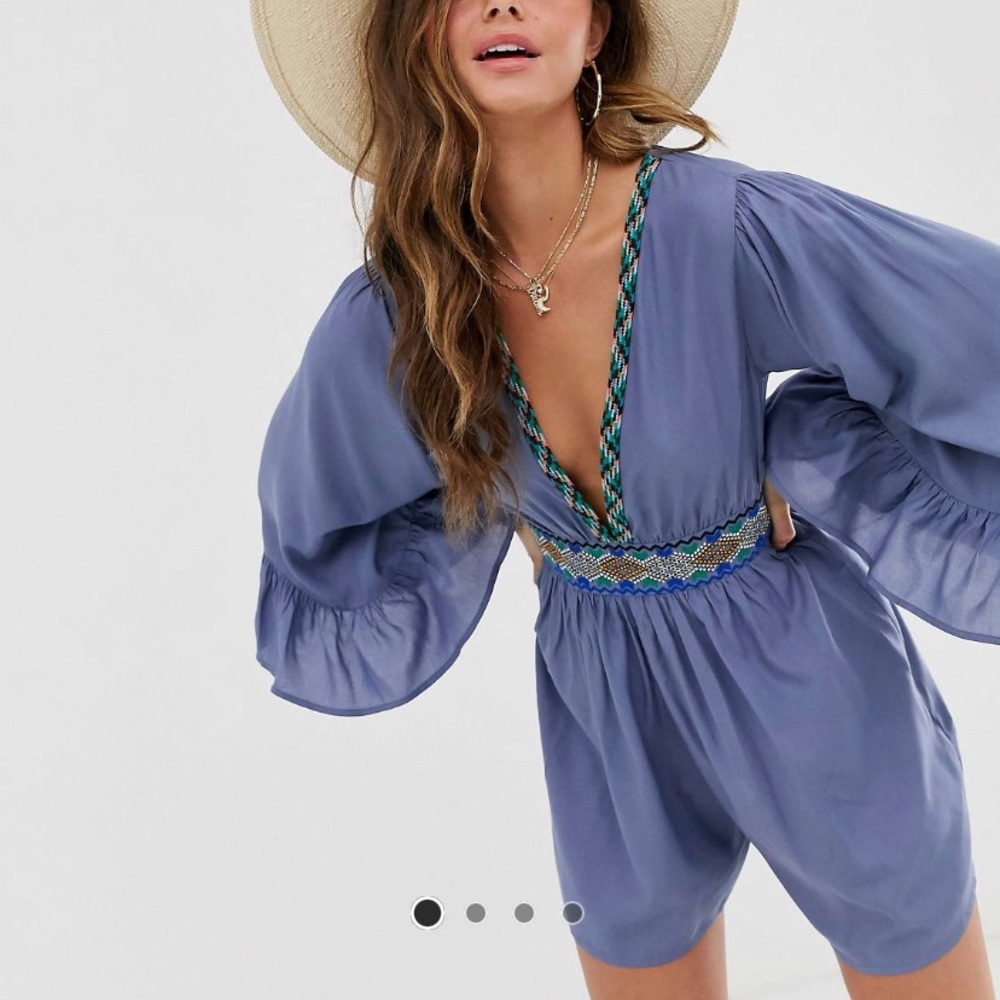 🌟ASOS Design Flare sleeve romper embroidered🌟
